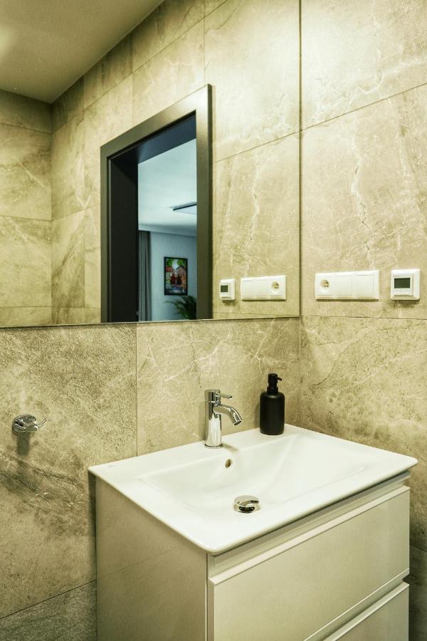 Centrum Park Twardowskiego 4 *